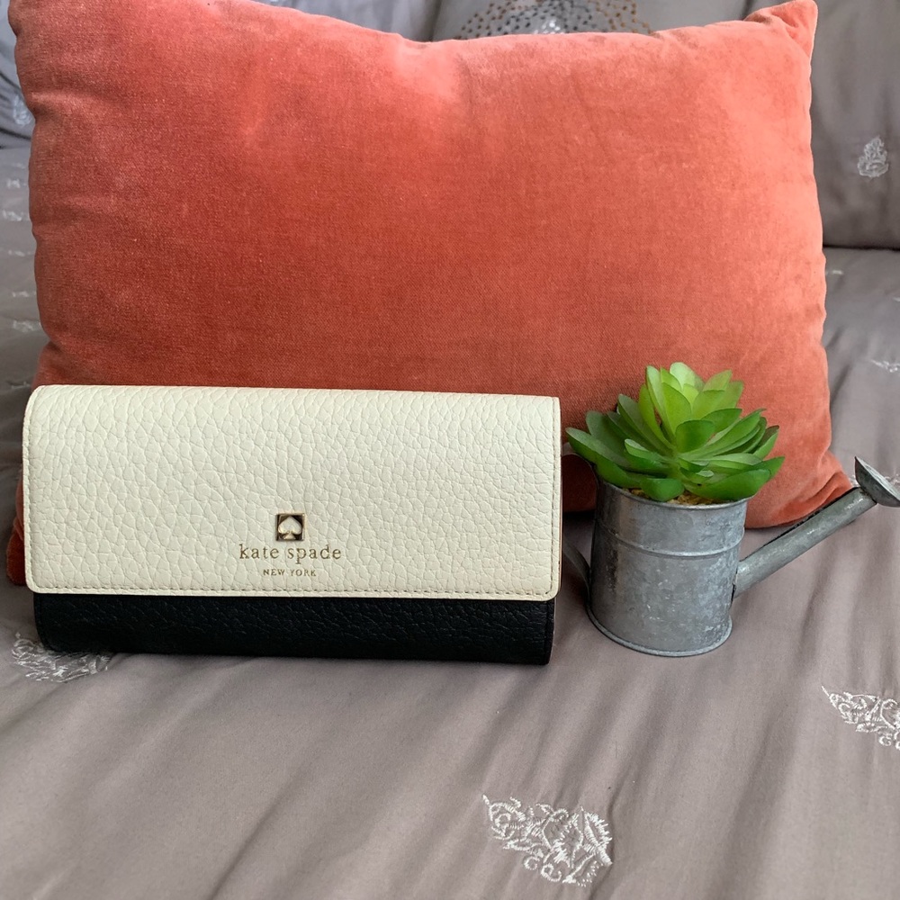 Kate Spade Two-tone wallet